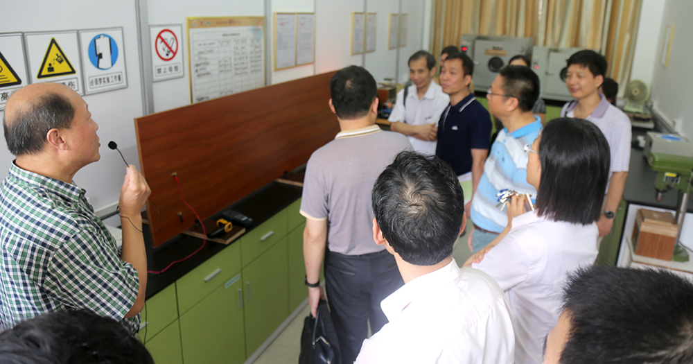 廣東省技術(shù)中心審核組現(xiàn)場審核。.jpg